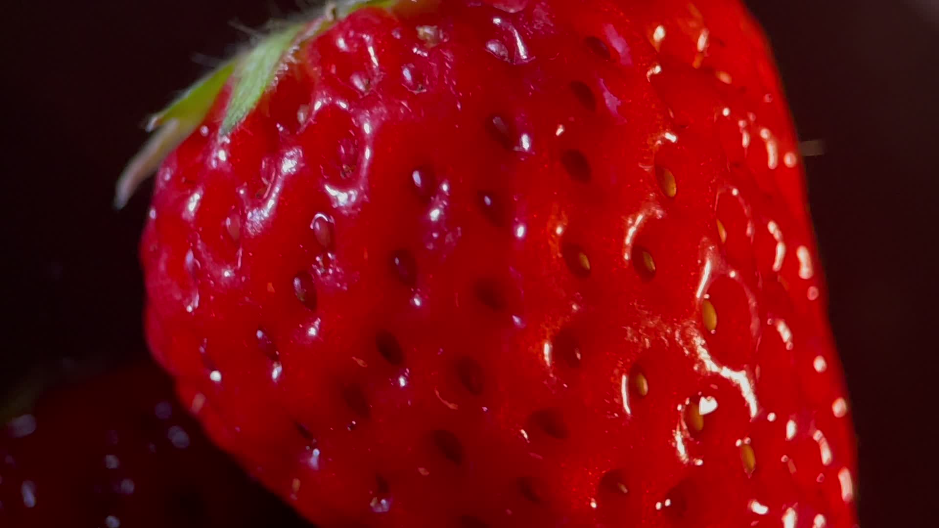 美食草莓微距4k水果视频的预览图
