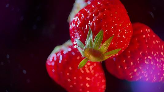 水果美食草莓视频的预览图