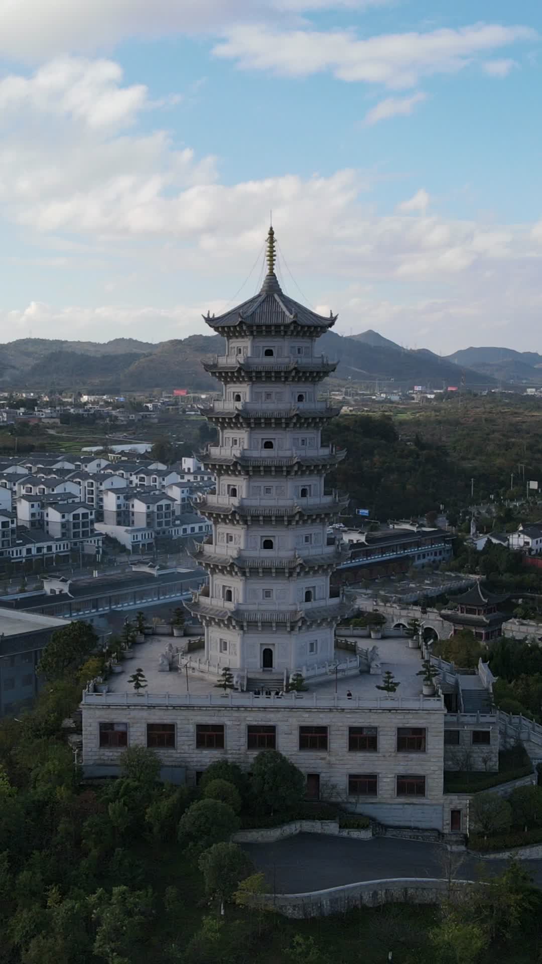 航拍贵州大兴国寺竖屏视频视频的预览图