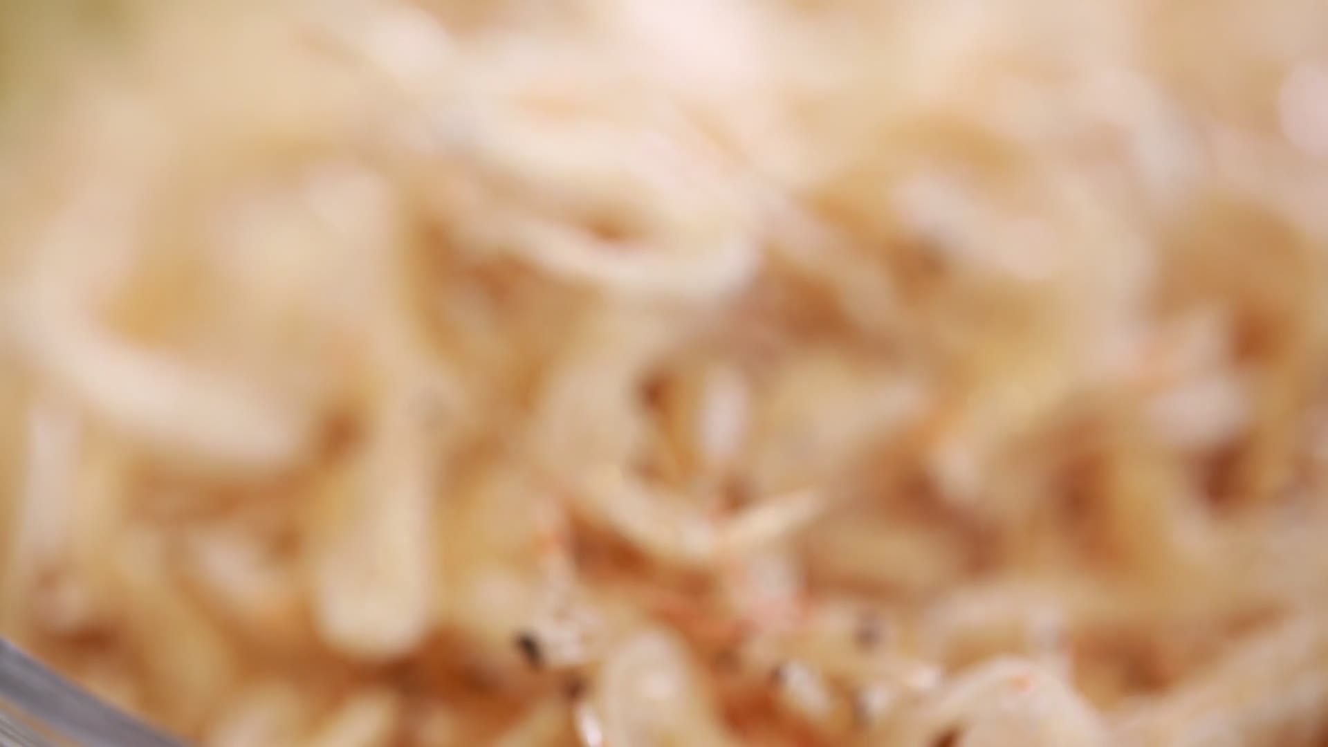 实拍厨房小虾米视频的预览图