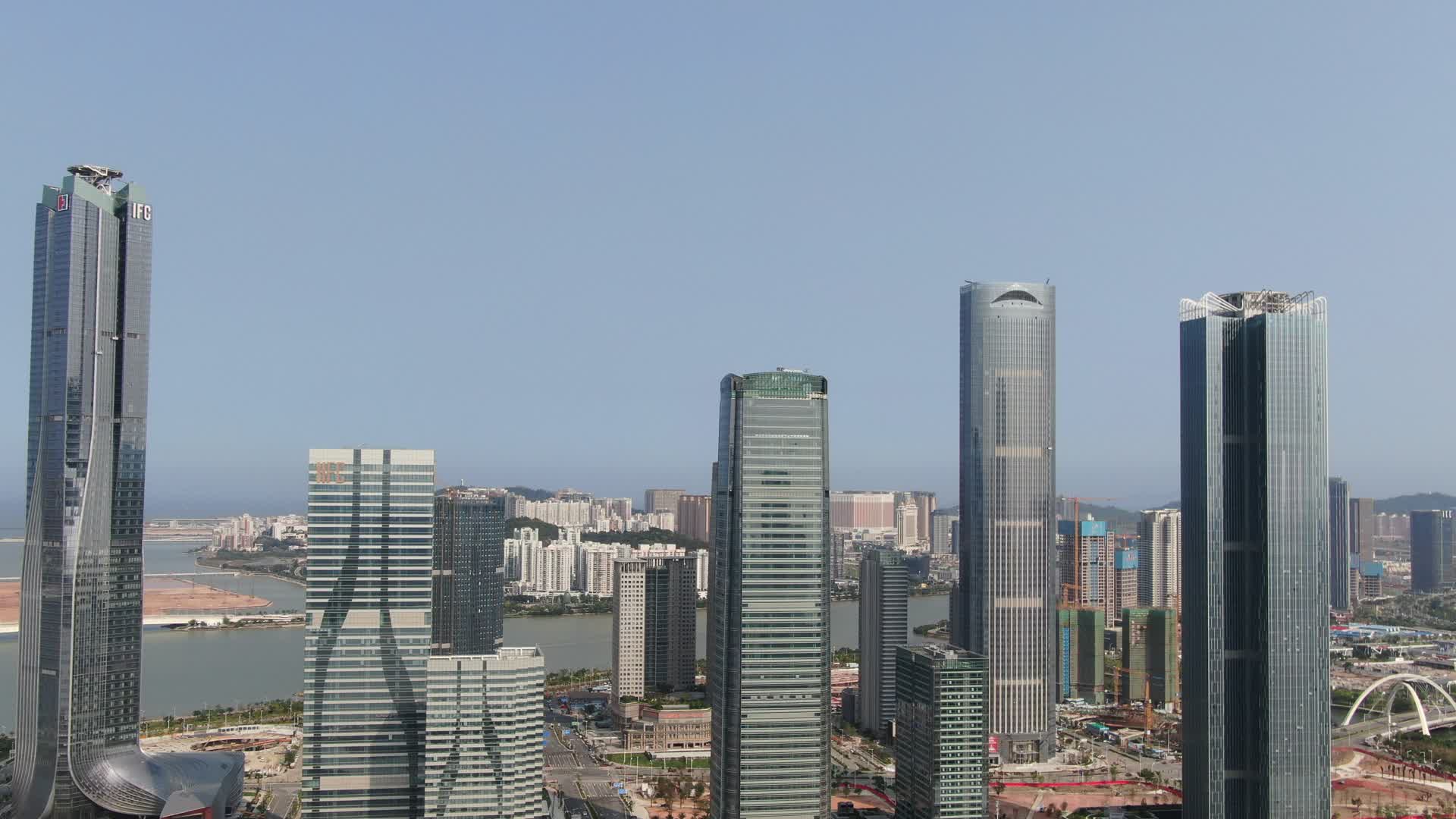 航拍广东珠海IFC国际金融中心视频的预览图