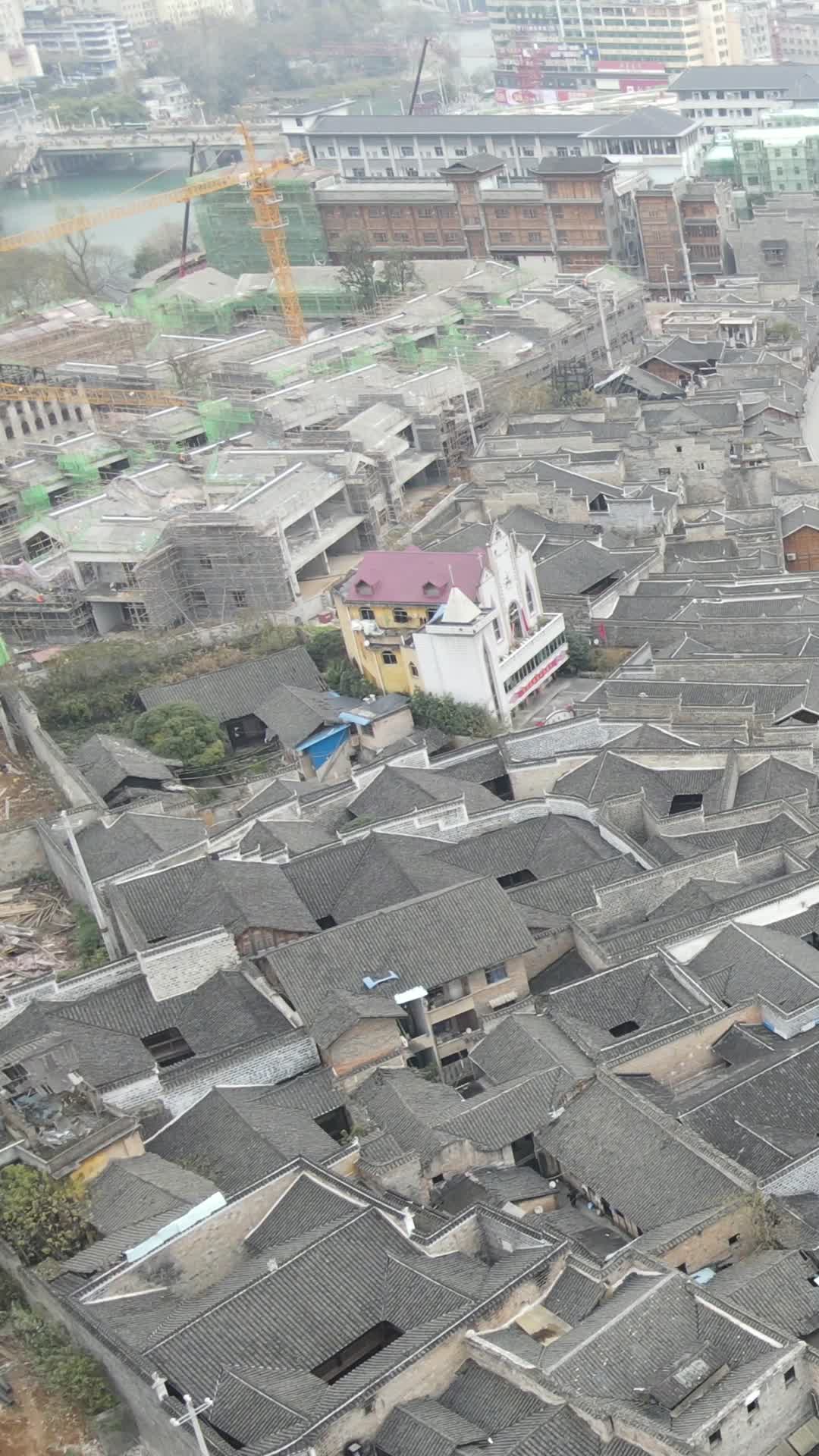 航拍贵州铜仁古城竖屏视频视频的预览图