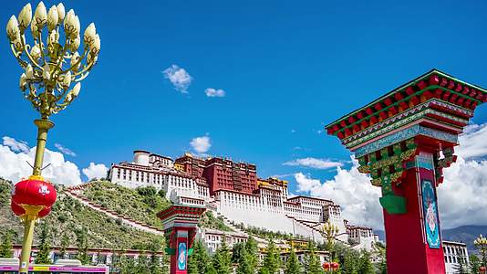 8k延时西藏拉萨布达拉宫风光视频的预览图