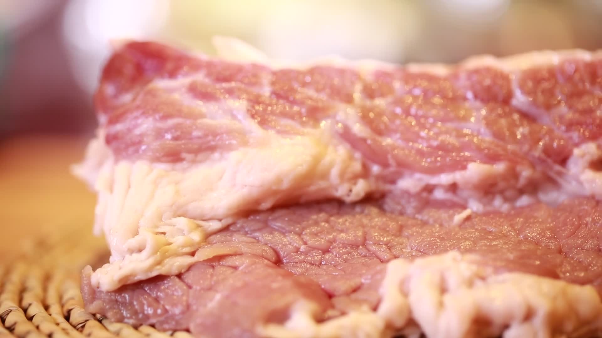 食材牛腩肉视频的预览图