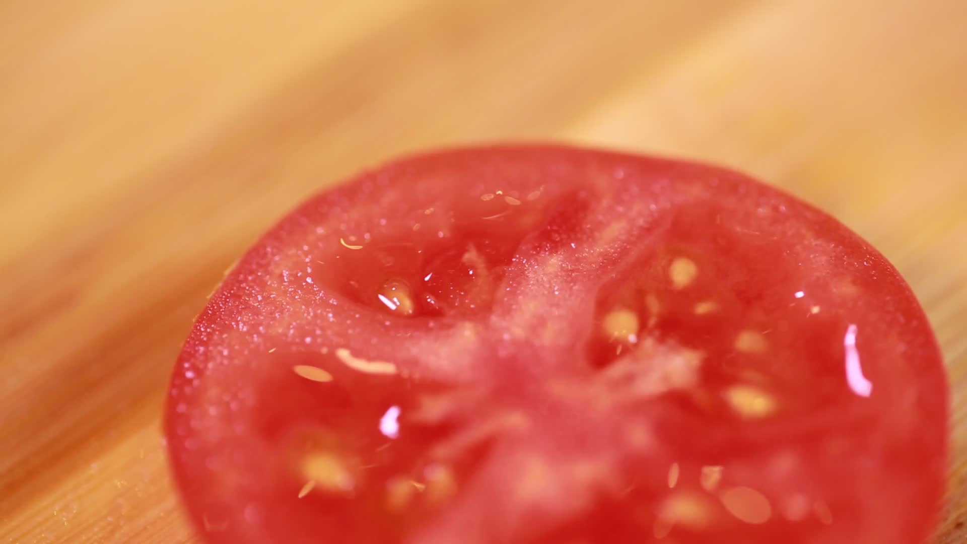 实拍西红柿切块视频的预览图