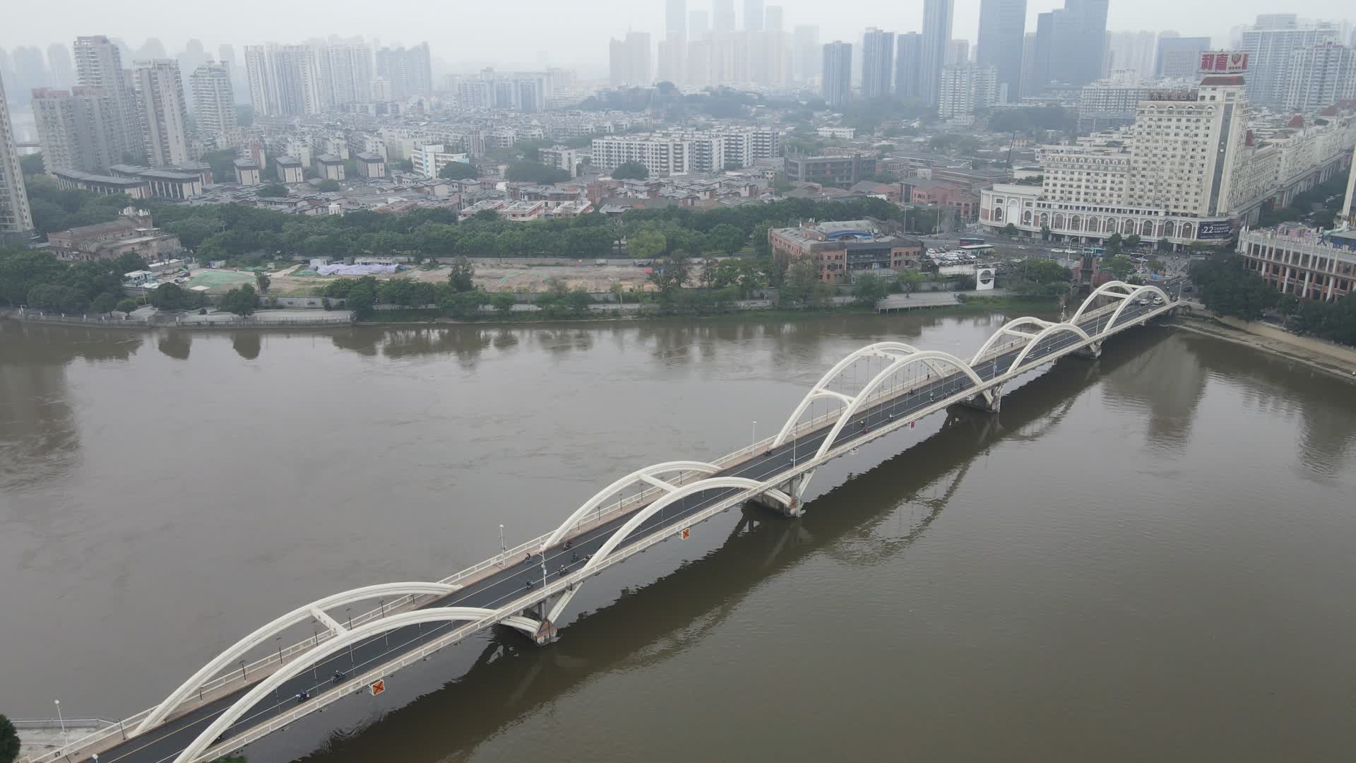 4K航拍福建福州闽江解放大桥视频的预览图