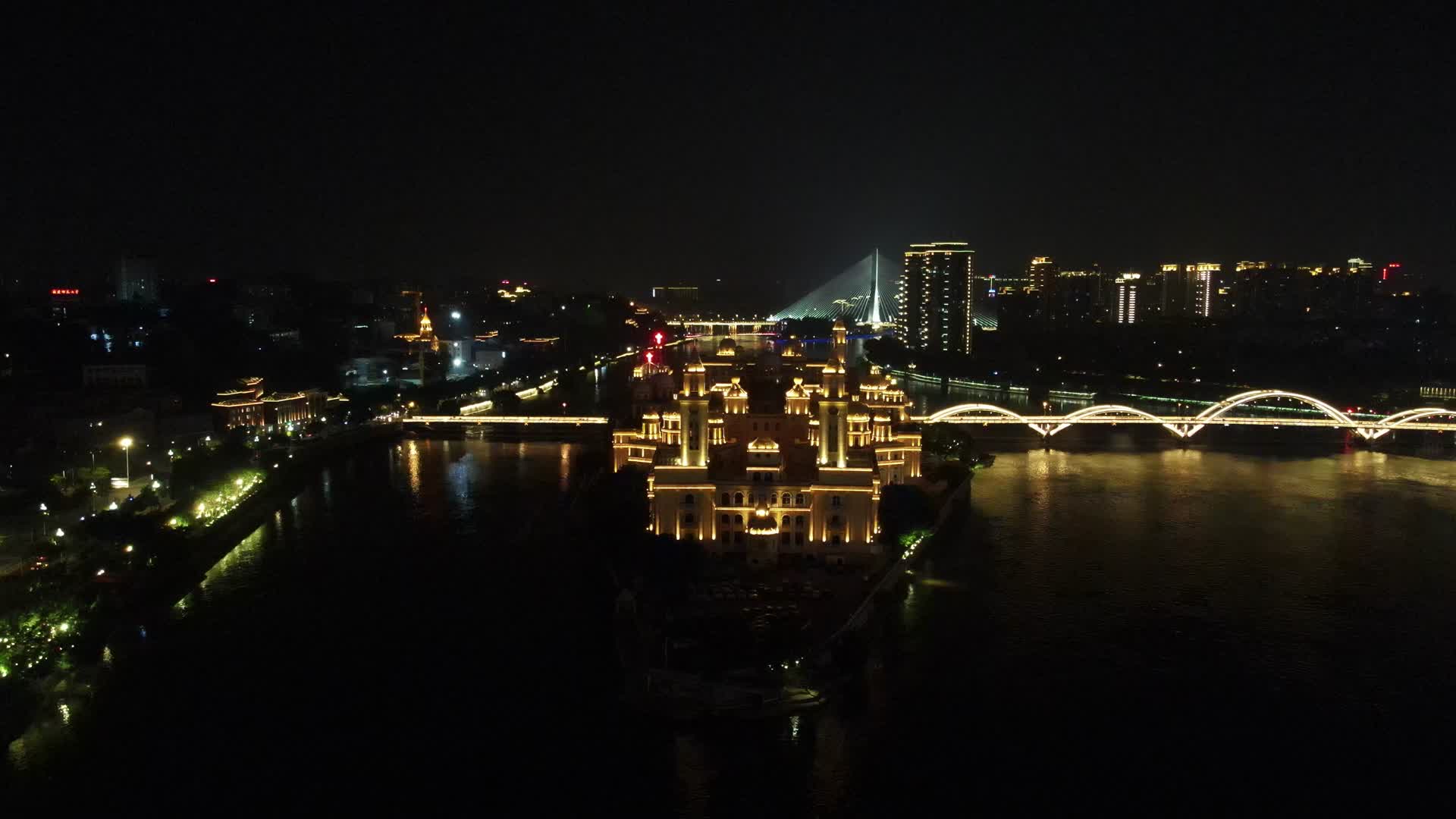 航拍福建福州中洲岛解放大桥夜景灯光视频的预览图