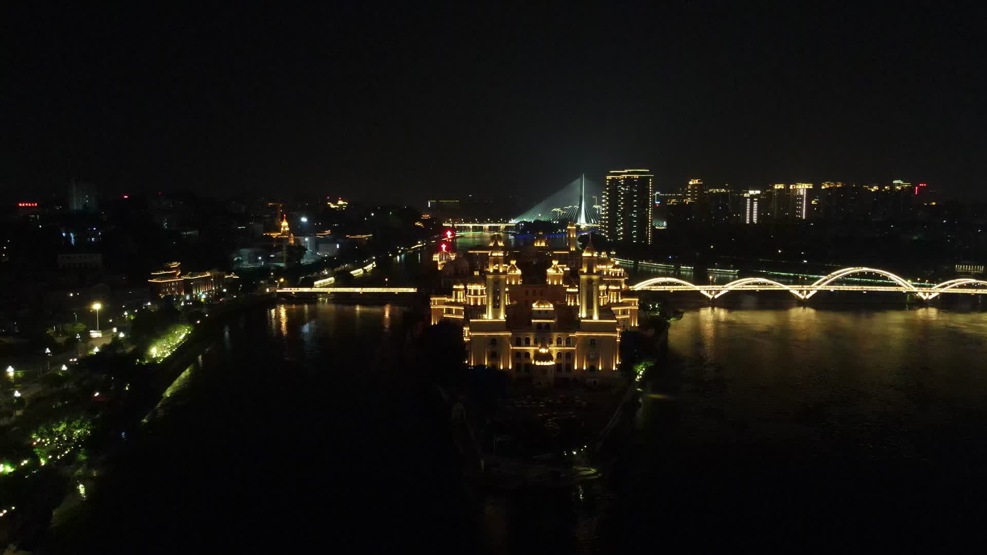 航拍福建福州中洲岛解放大桥夜景灯光视频的预览图