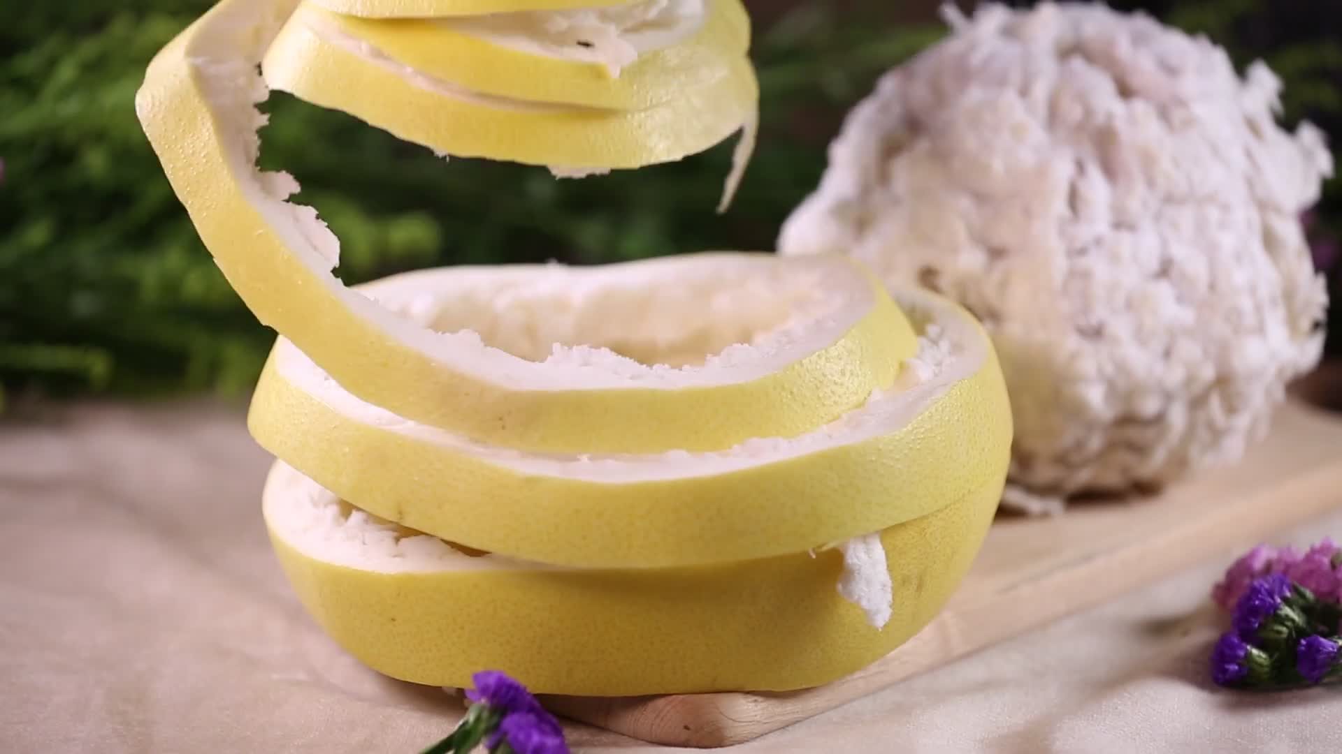 实拍剥柚子窍门视频的预览图