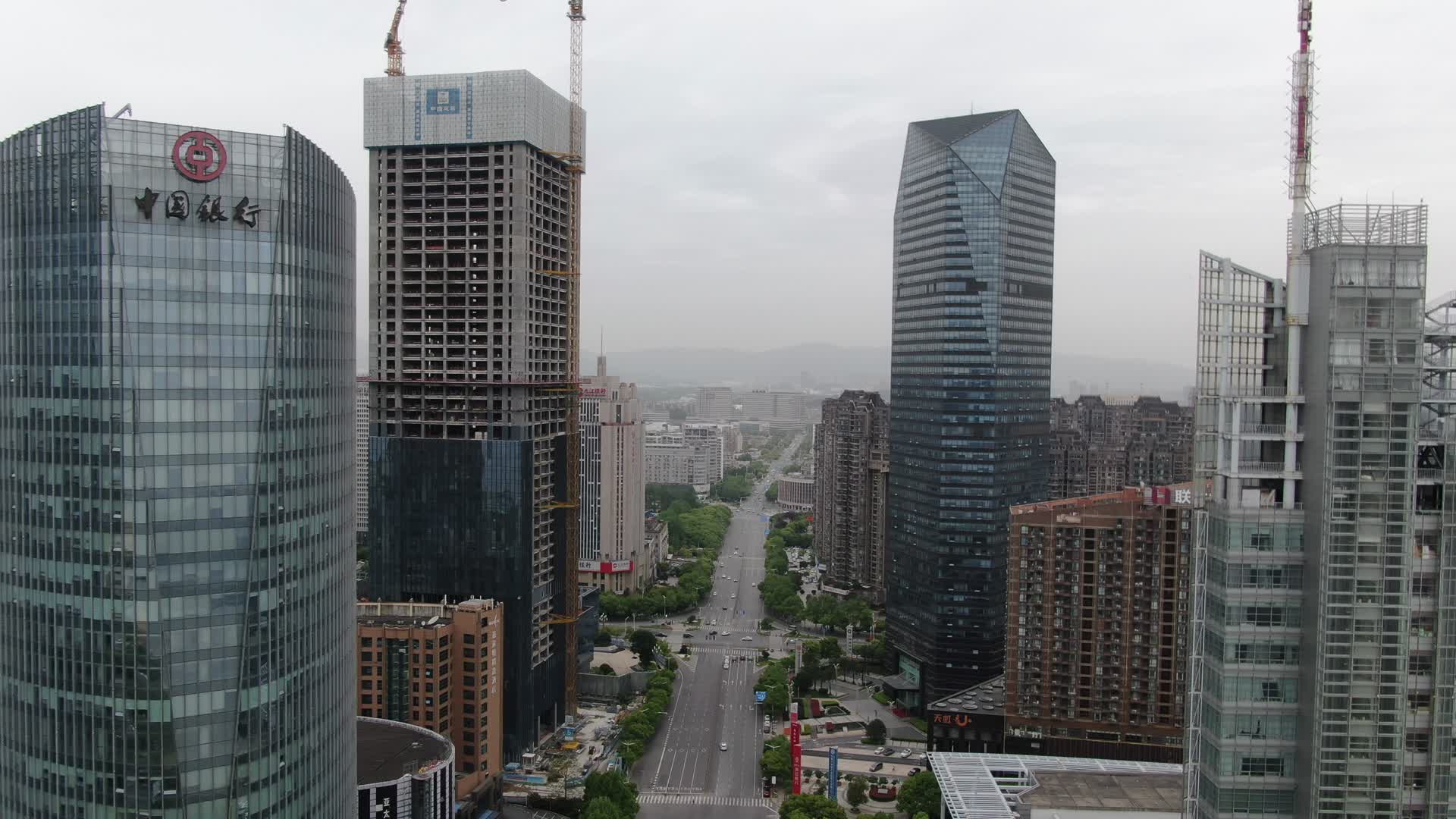 航拍江西南昌城市金融中心视频的预览图