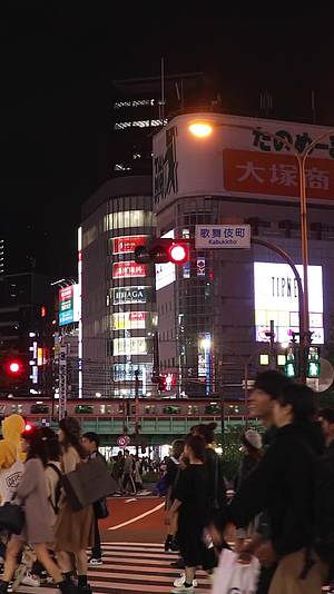 日本东京新宿街景夜景视频的预览图