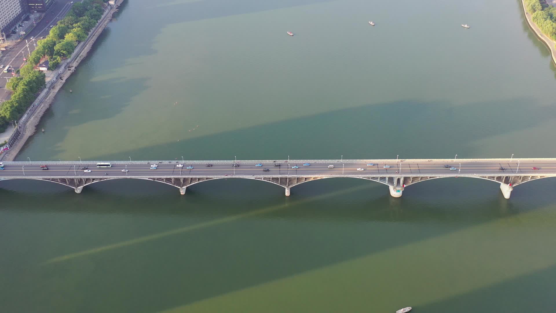 长沙橘子洲大桥航拍4K视频视频的预览图