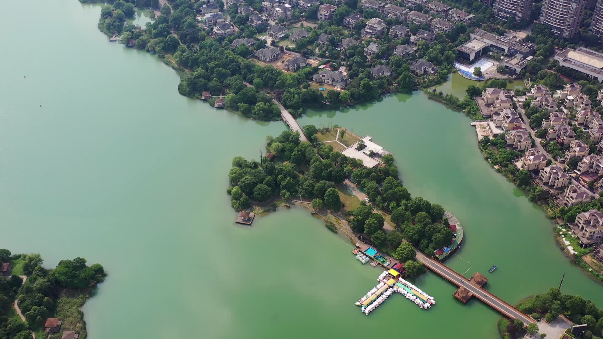 长沙月湖公园航拍4K视频视频的预览图