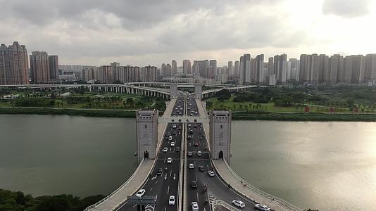 航拍福建泉州田安大桥交通视频视频的预览图