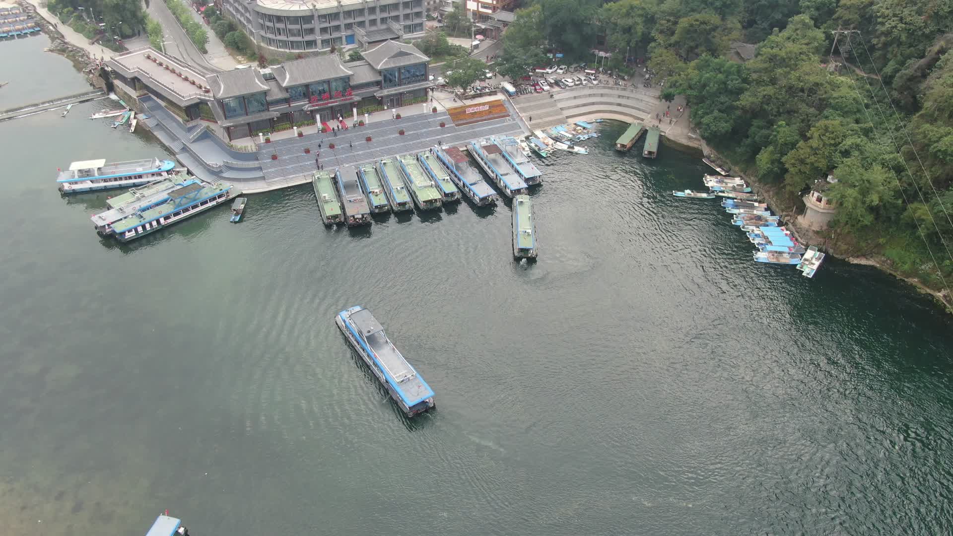 航拍广西桂林漓江兴坪码头视频的预览图