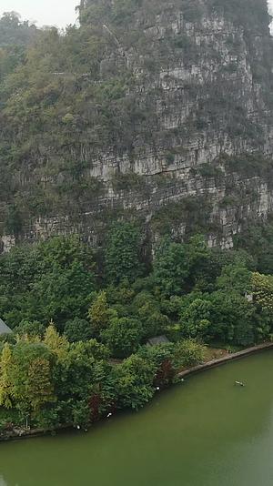 航拍广西桂林叠彩山景区视频的预览图