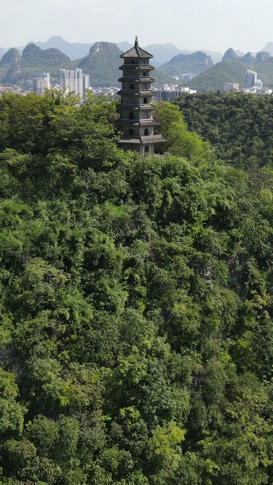 广西柳州盘龙双塔竖屏视频视频的预览图