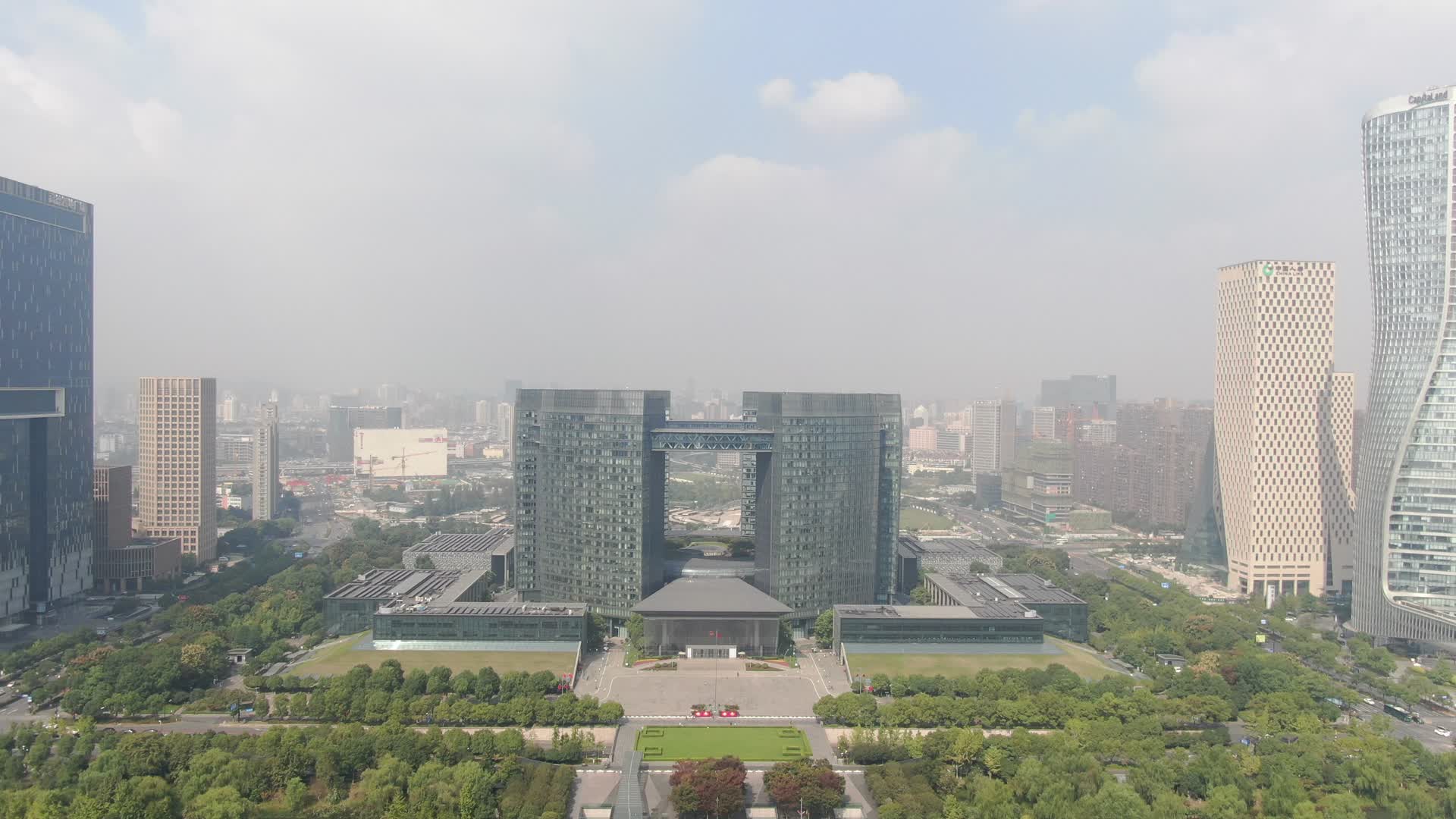 航拍杭州市民中心视频的预览图