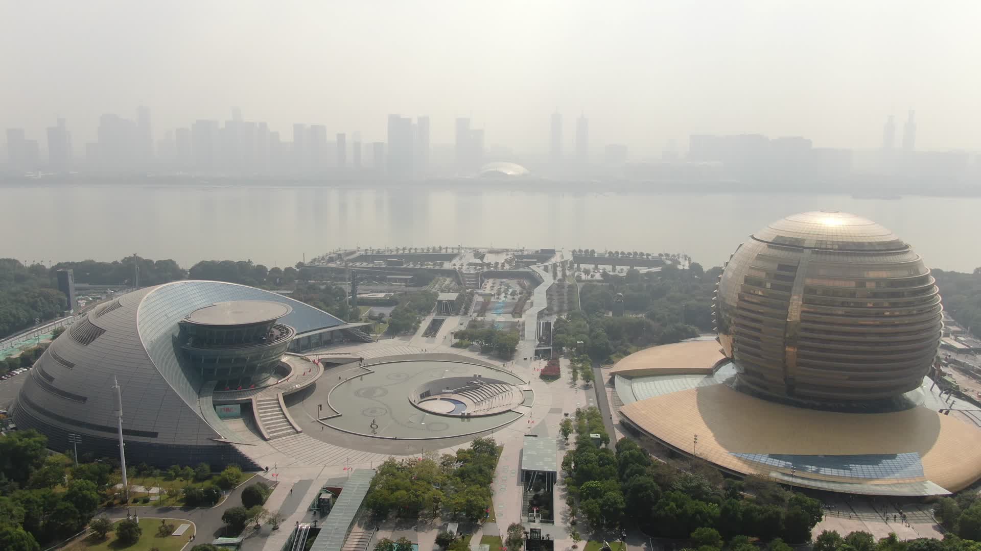 航拍杭州大剧院国际会展中心视频的预览图
