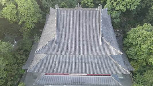 航拍杭州西湖净寺历史古建筑视频的预览图