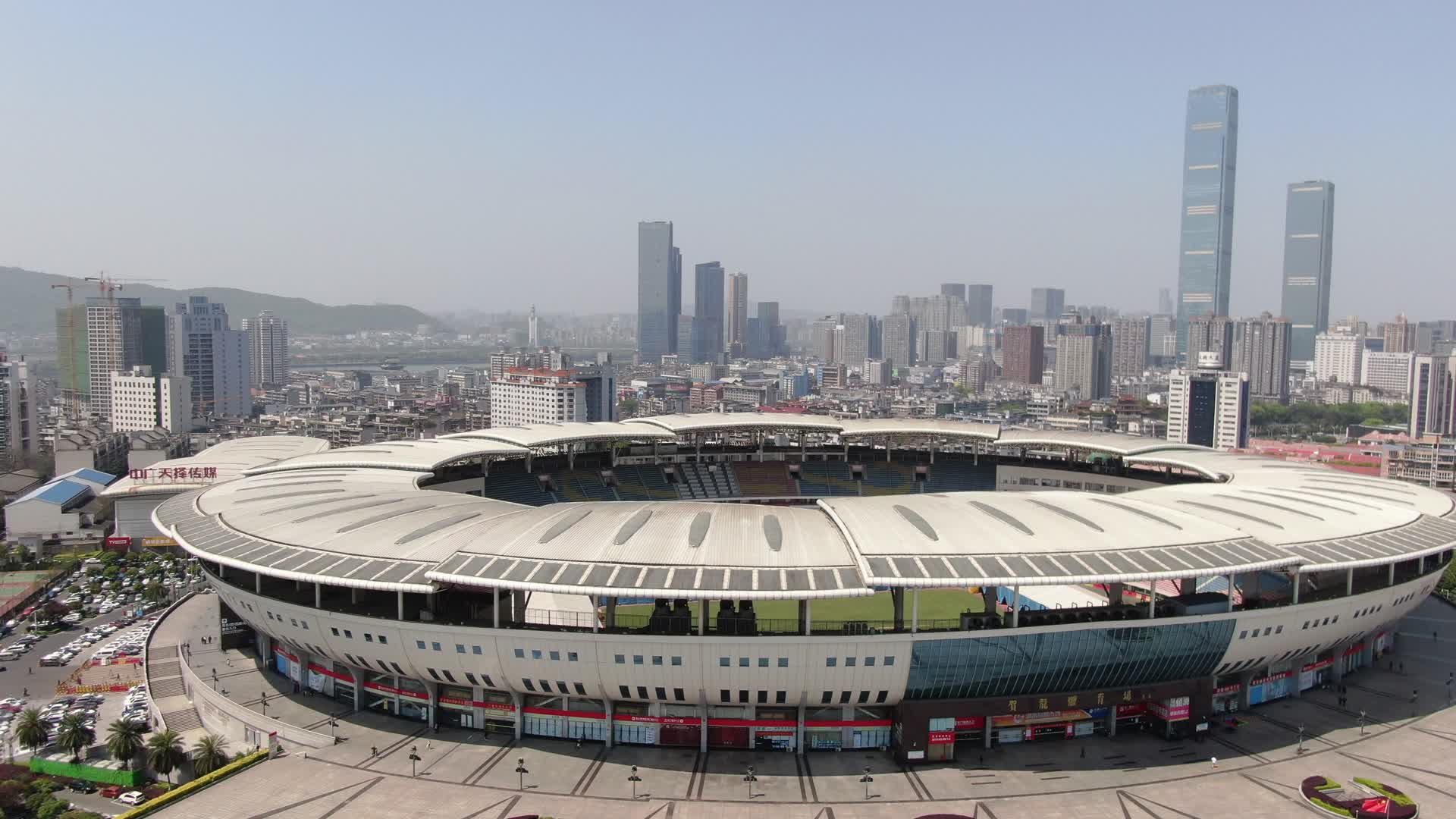 航拍湖南长沙贺龙体育馆城市地标建筑视频的预览图