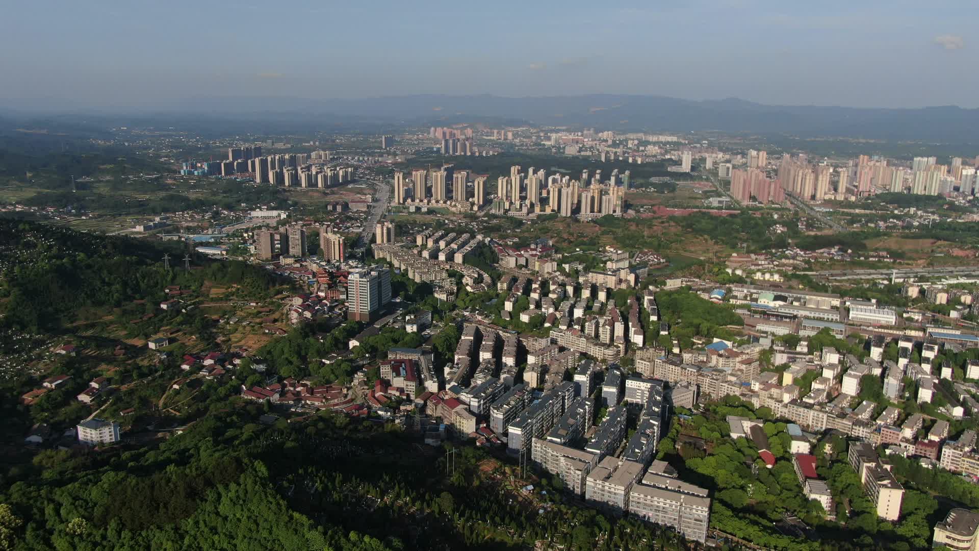 航拍湖南湘西城市建设视频的预览图