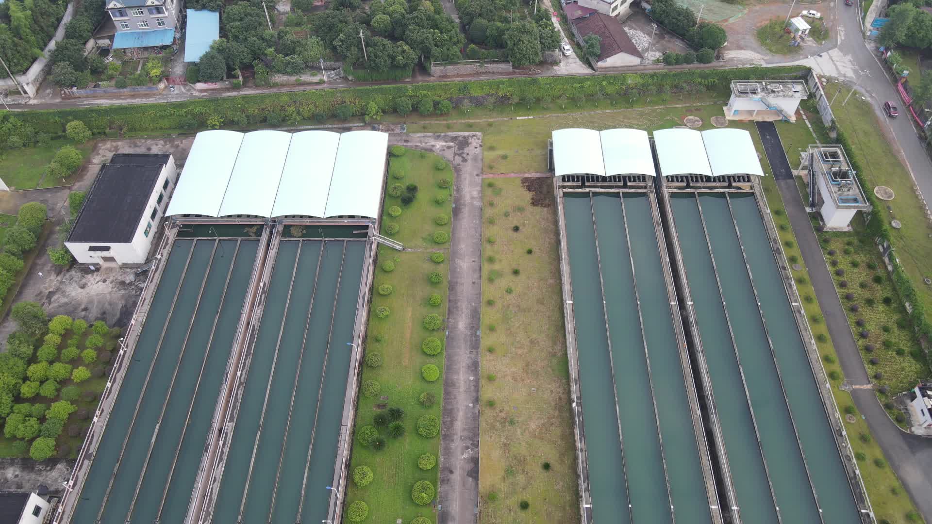 航拍城市自来水工厂视频的预览图