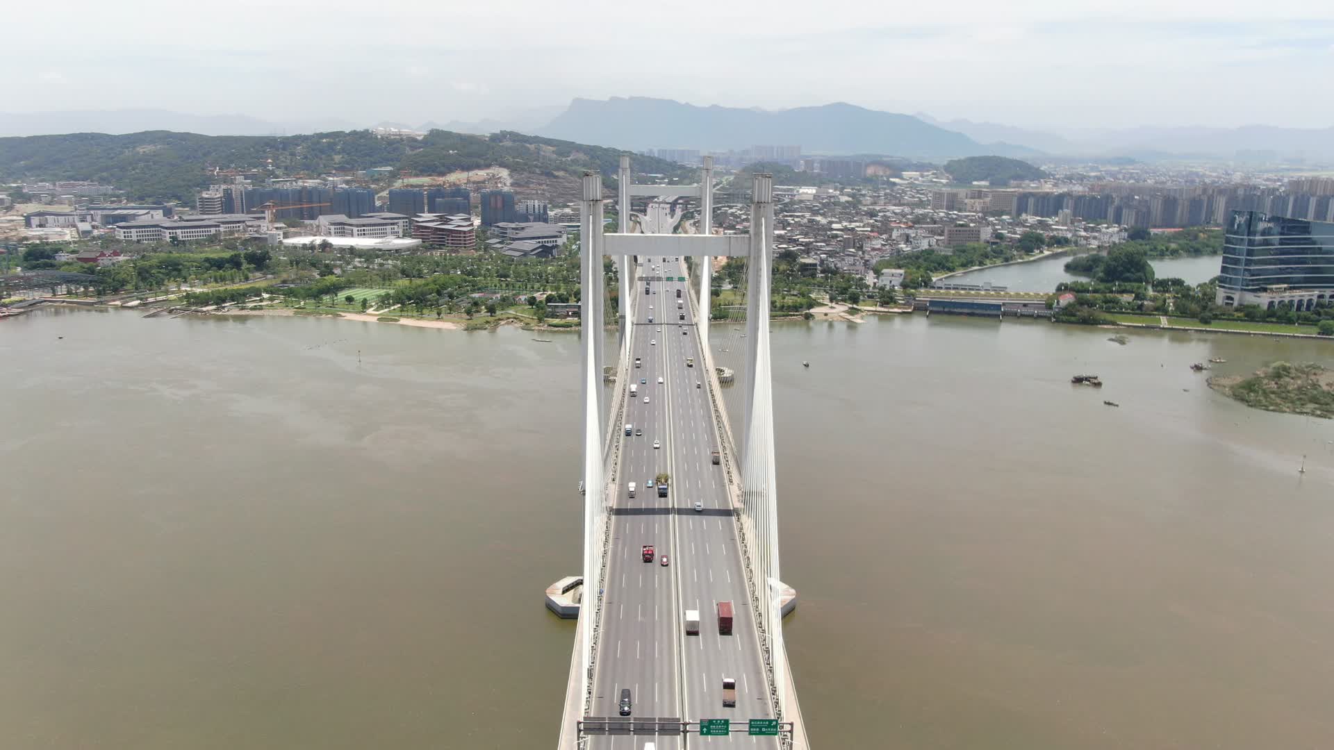 航拍福建福州魁浦大桥视频的预览图