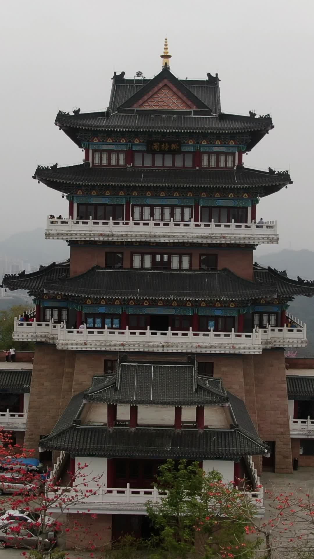 航拍广东惠州西湖挂榜阁历史古建筑视频的预览图