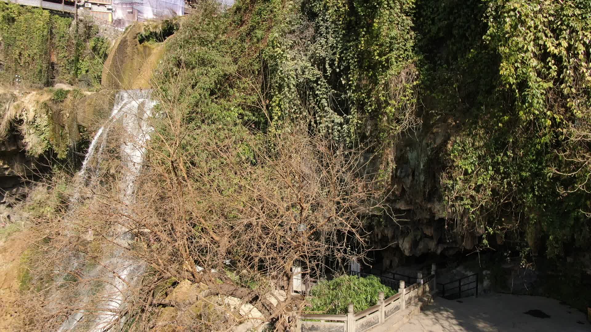 湖南湘西芙蓉镇瀑布流水视频的预览图