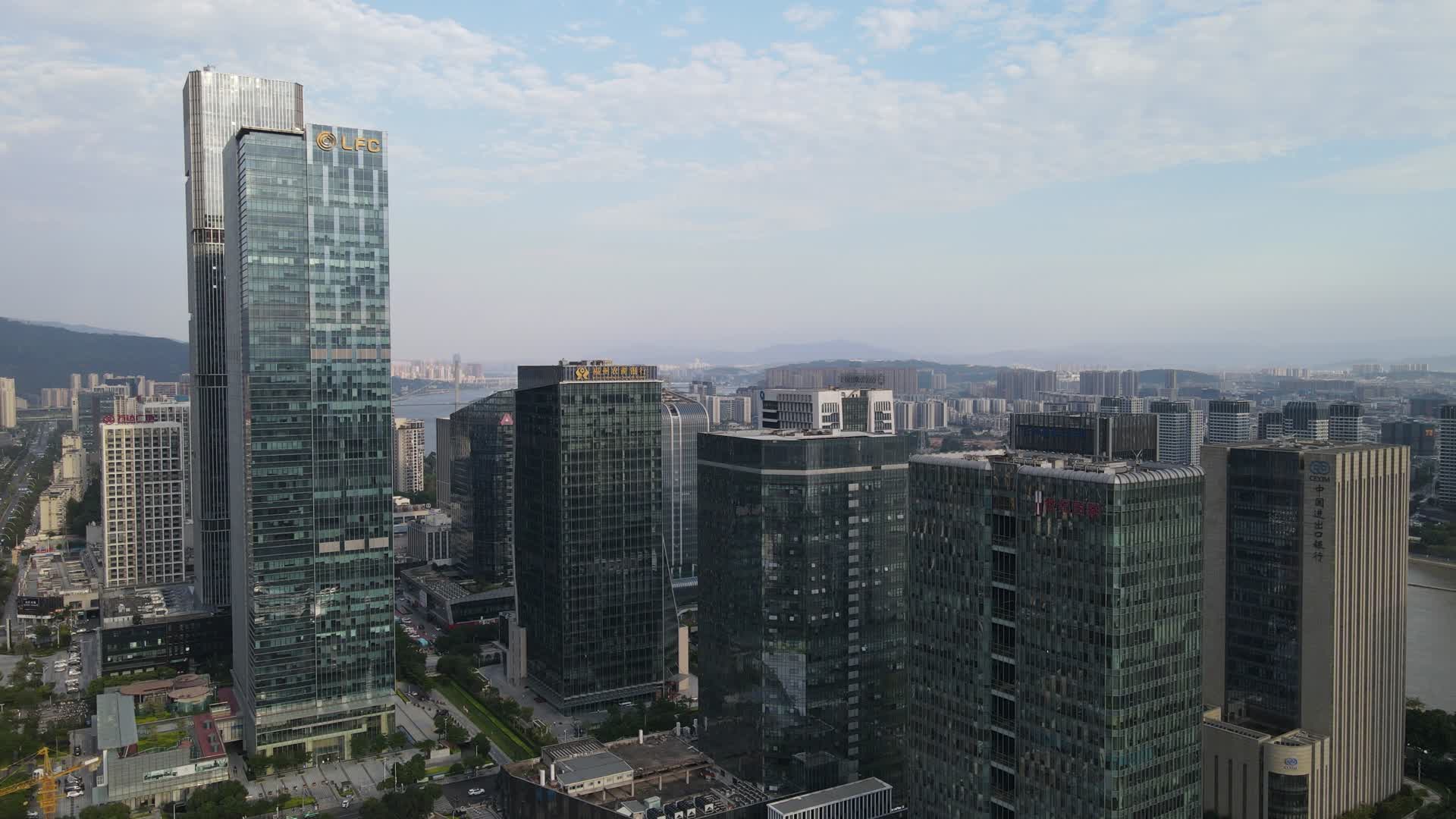 航拍福建福州城市商务建筑金融中心视频的预览图