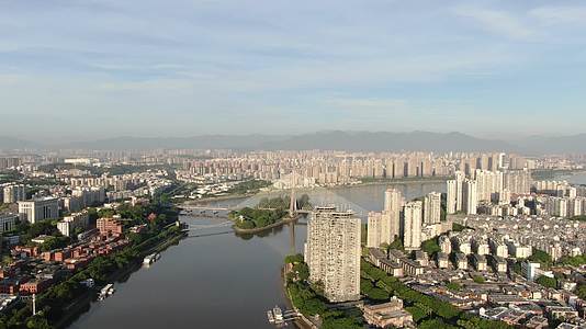 航拍福建福州闽江两岸城市建筑视频的预览图