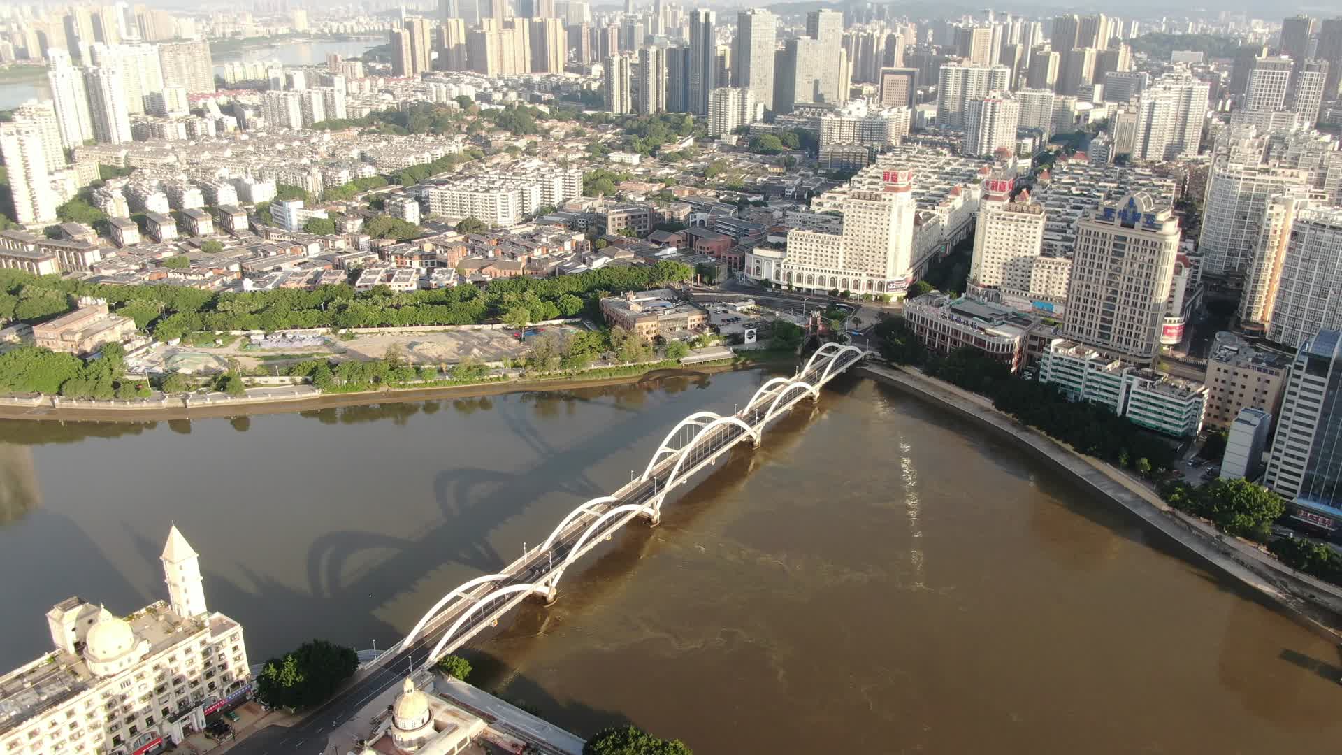 航拍福建闽江解放大桥视频的预览图