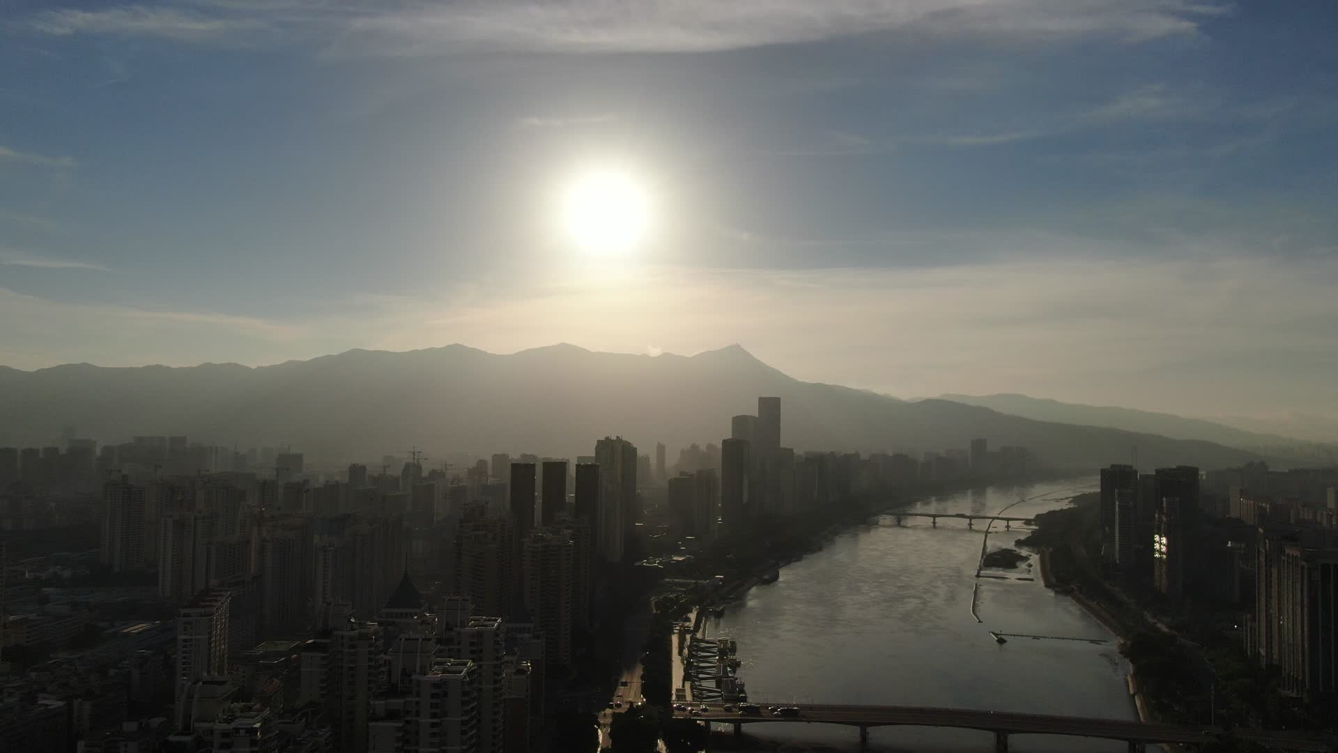 航拍福建福州城市日出清晨视频的预览图