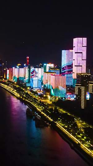 航拍福州闽江金融街灯光秀移动延时摄影视频的预览图