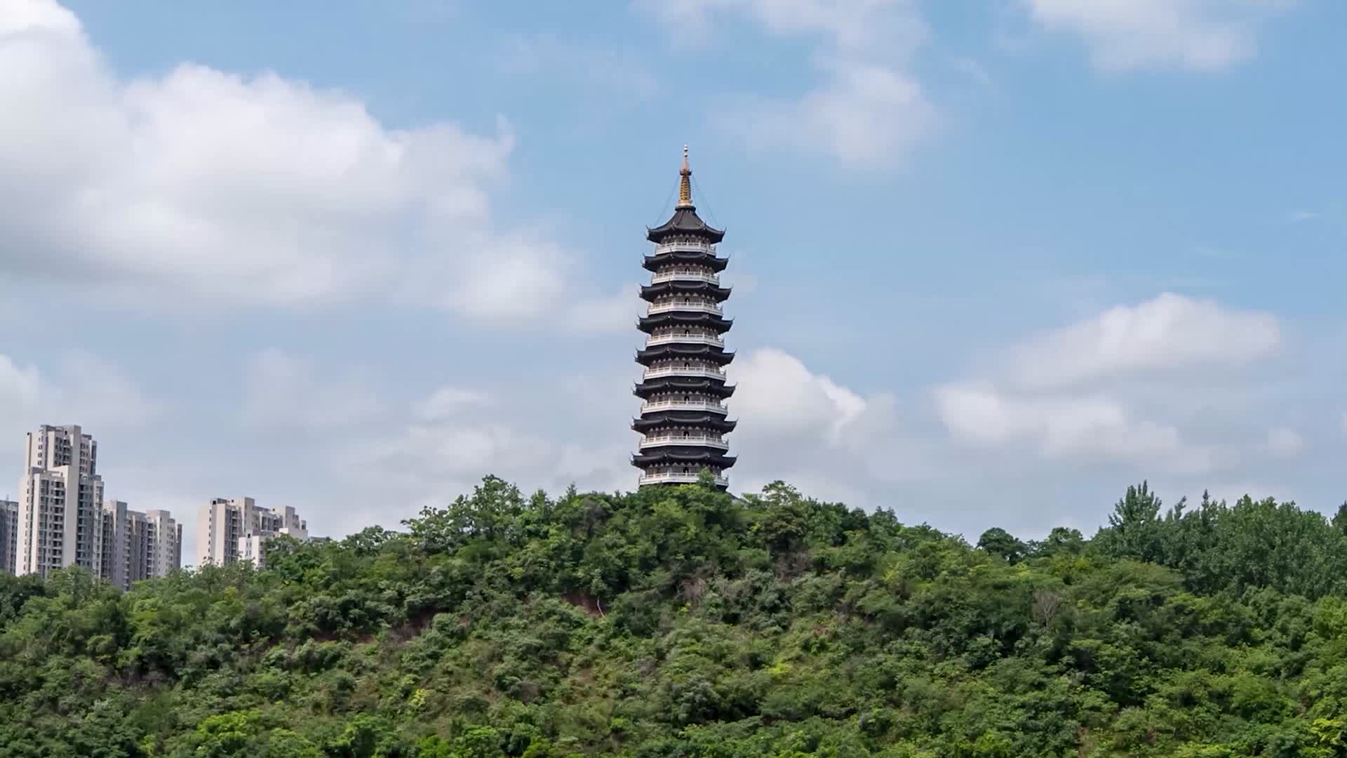 江西赣州杨梅渡公园翠浪塔延时摄影视频的预览图