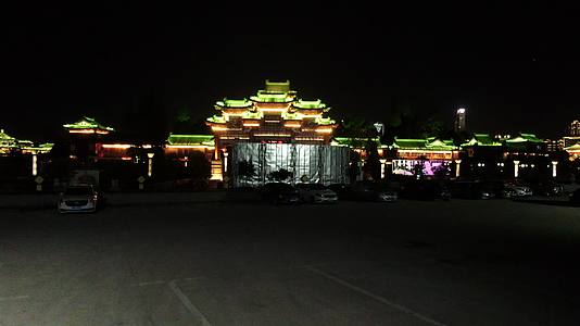 航拍江西南昌滕王阁古建筑夜景视频的预览图