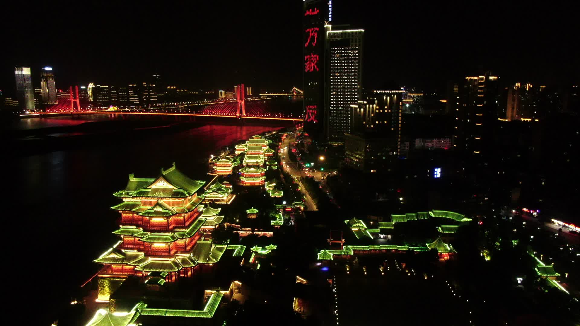 航拍江西南昌滕王阁景区夜景视频的预览图