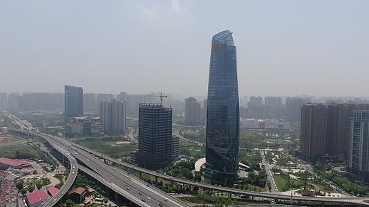 航拍南昌高楼新力中心视频的预览图
