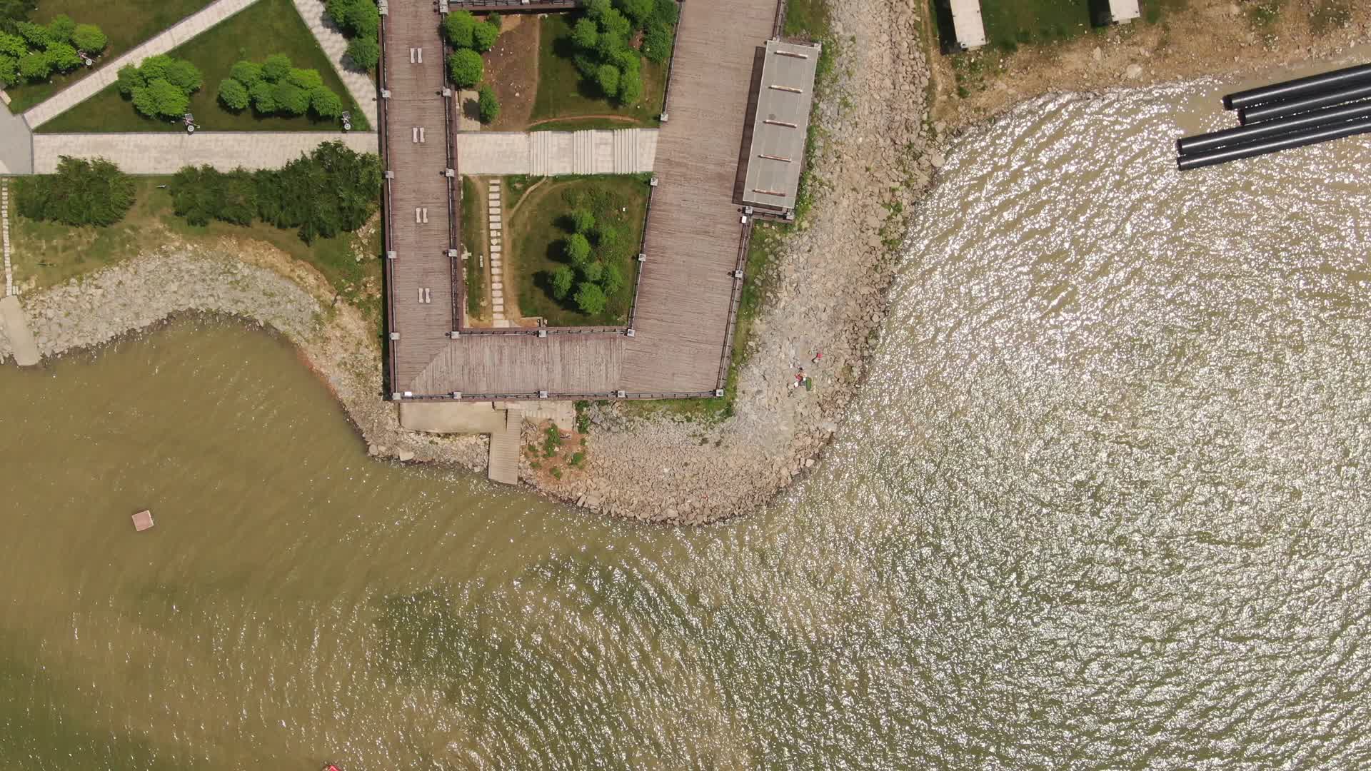 航拍南昌九龙湖音乐广场视频的预览图