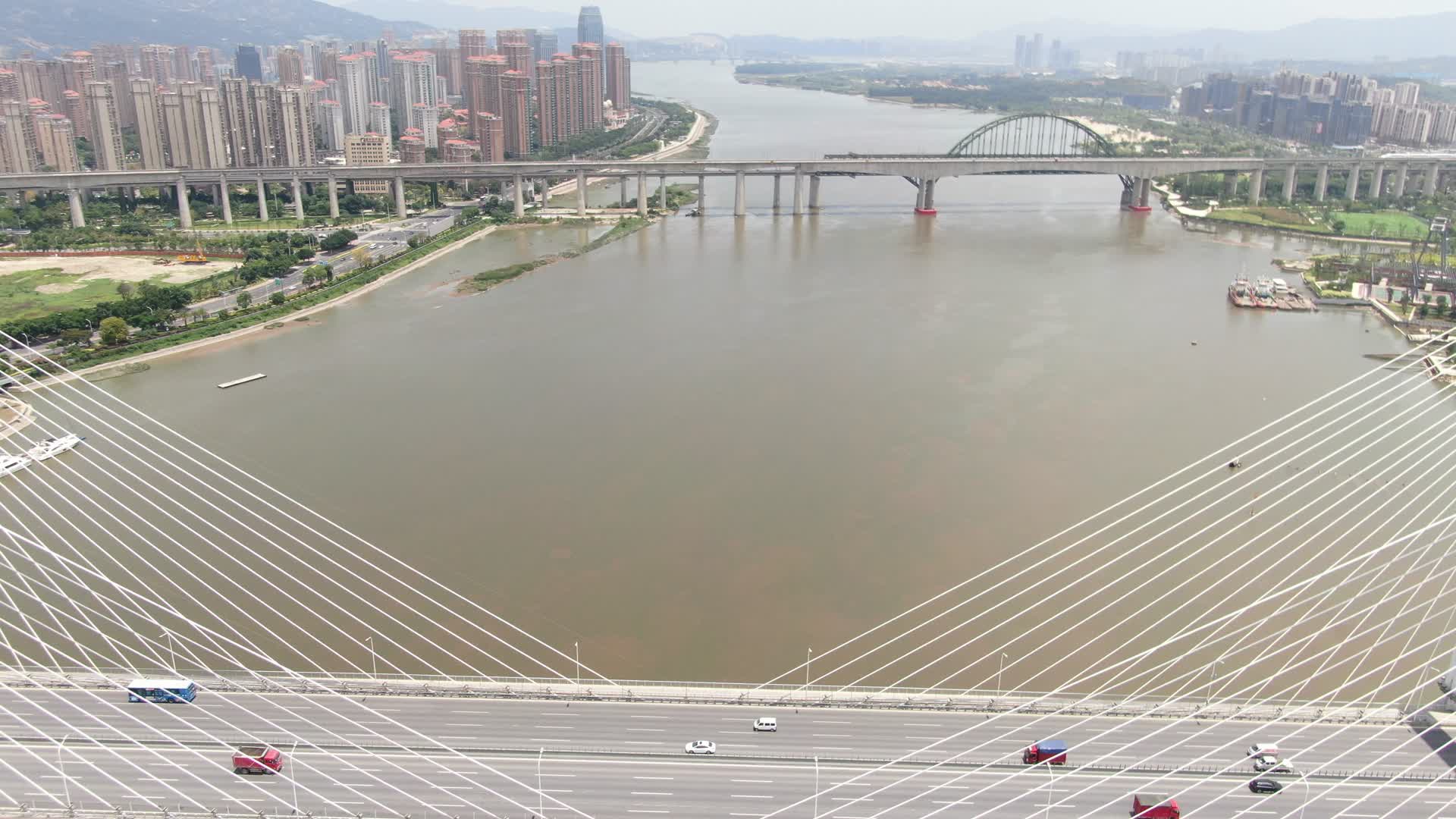 航拍福建闽江魁浦大桥交通视频视频的预览图