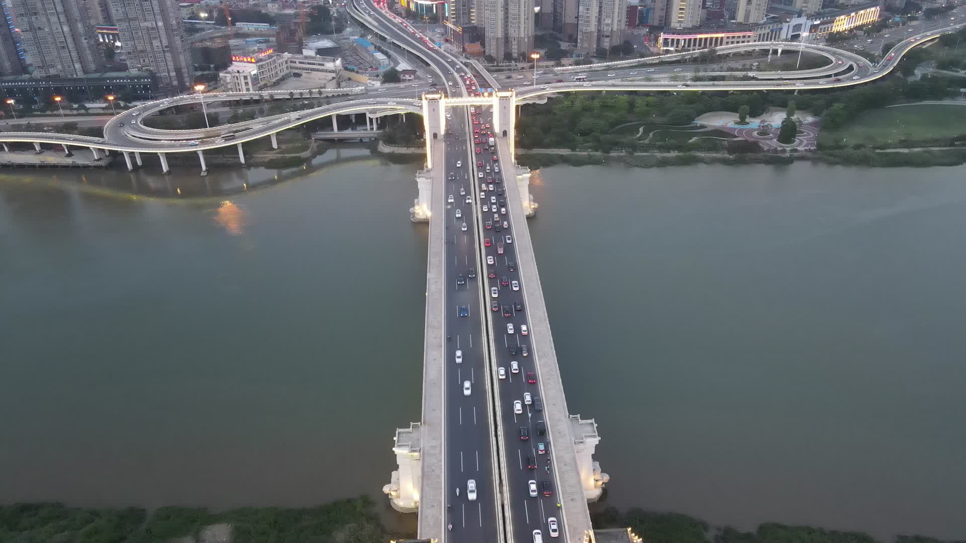航拍福建泉州晋江田安大桥视频的预览图