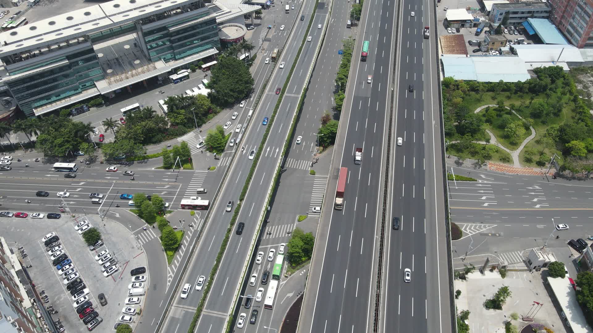 航拍福建泉州城市大道交通视频的预览图