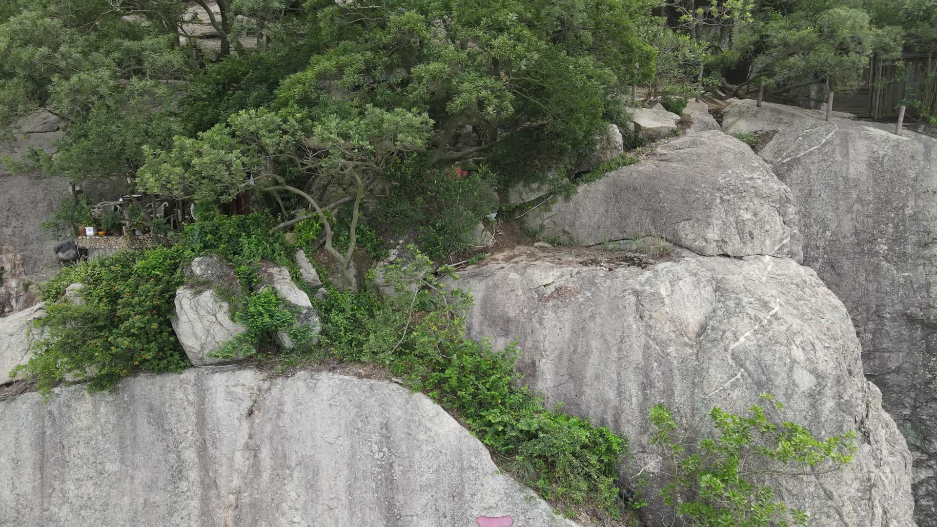 航拍泉州清源山景区南台岩视频的预览图