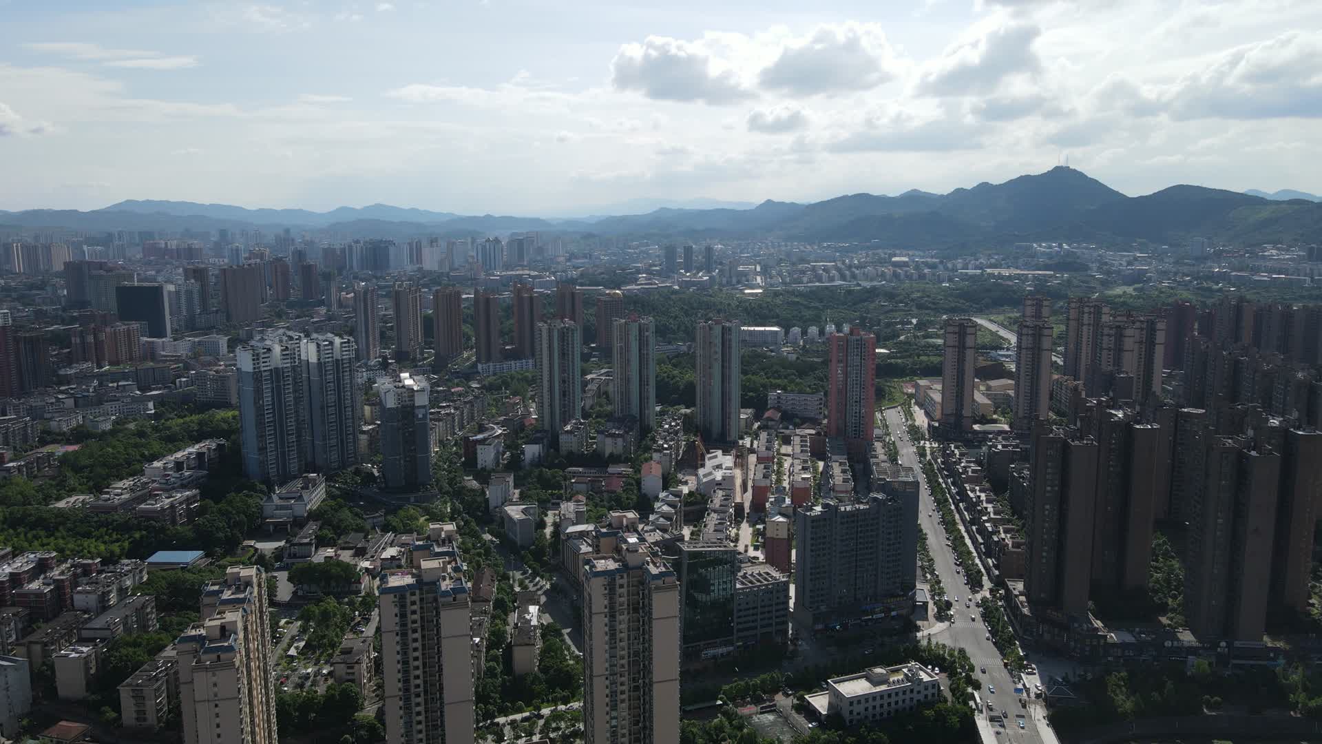 航拍湖南城市高楼城市建设视频的预览图