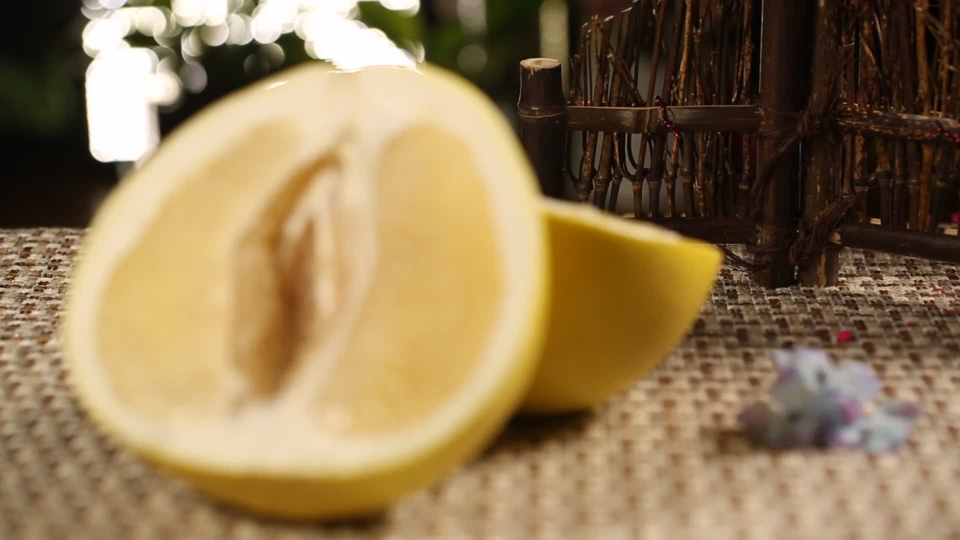 实拍水果柚子视频的预览图