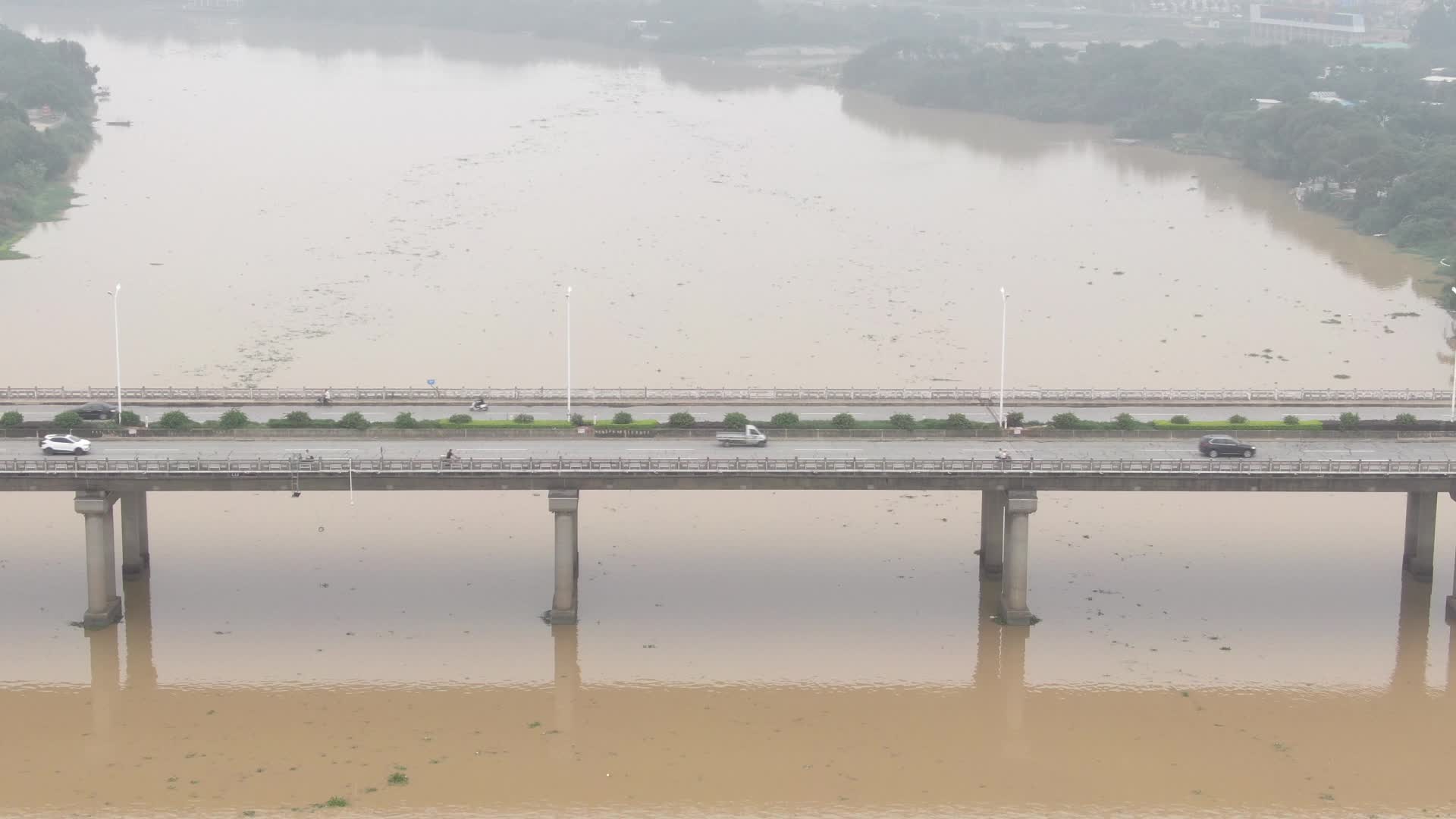 航拍福建漳州大桥视频的预览图