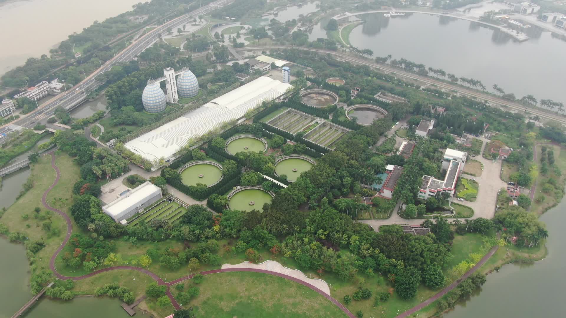 航拍城市工业净水中心视频的预览图