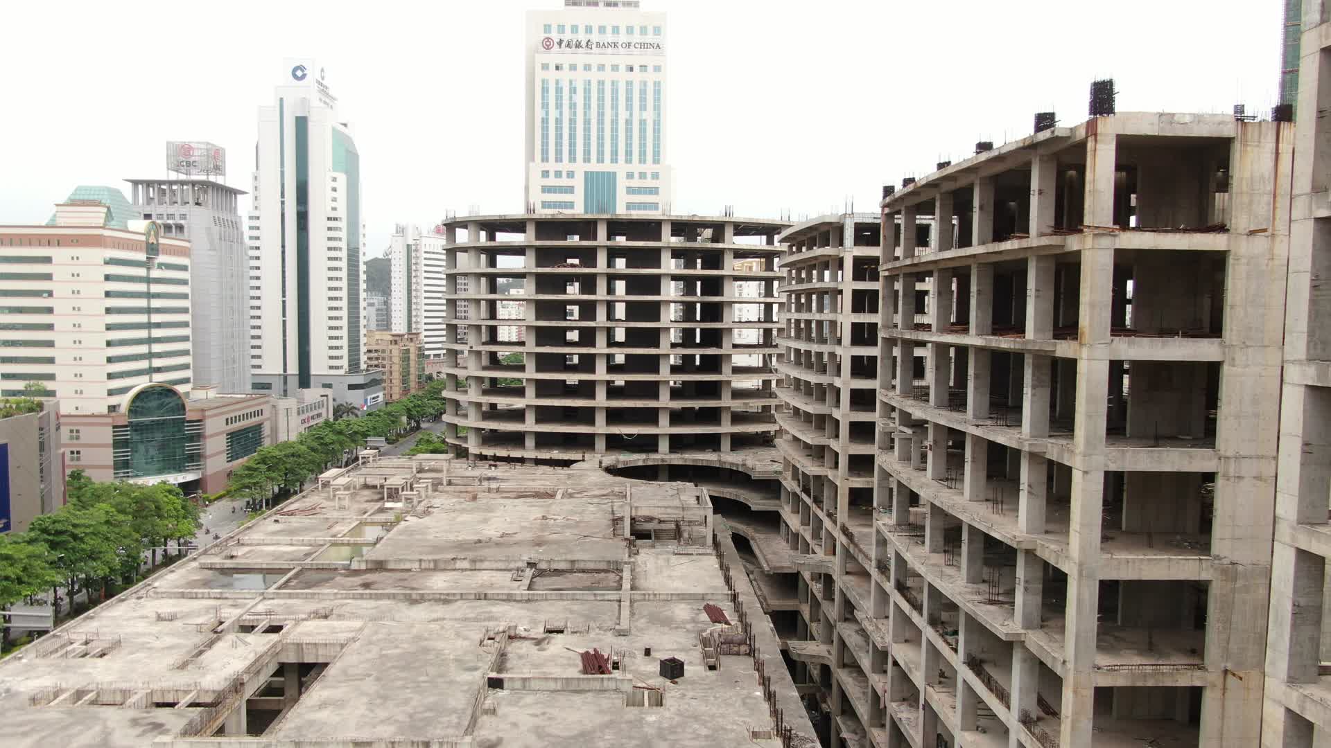 航拍工地施工高楼建筑视频的预览图