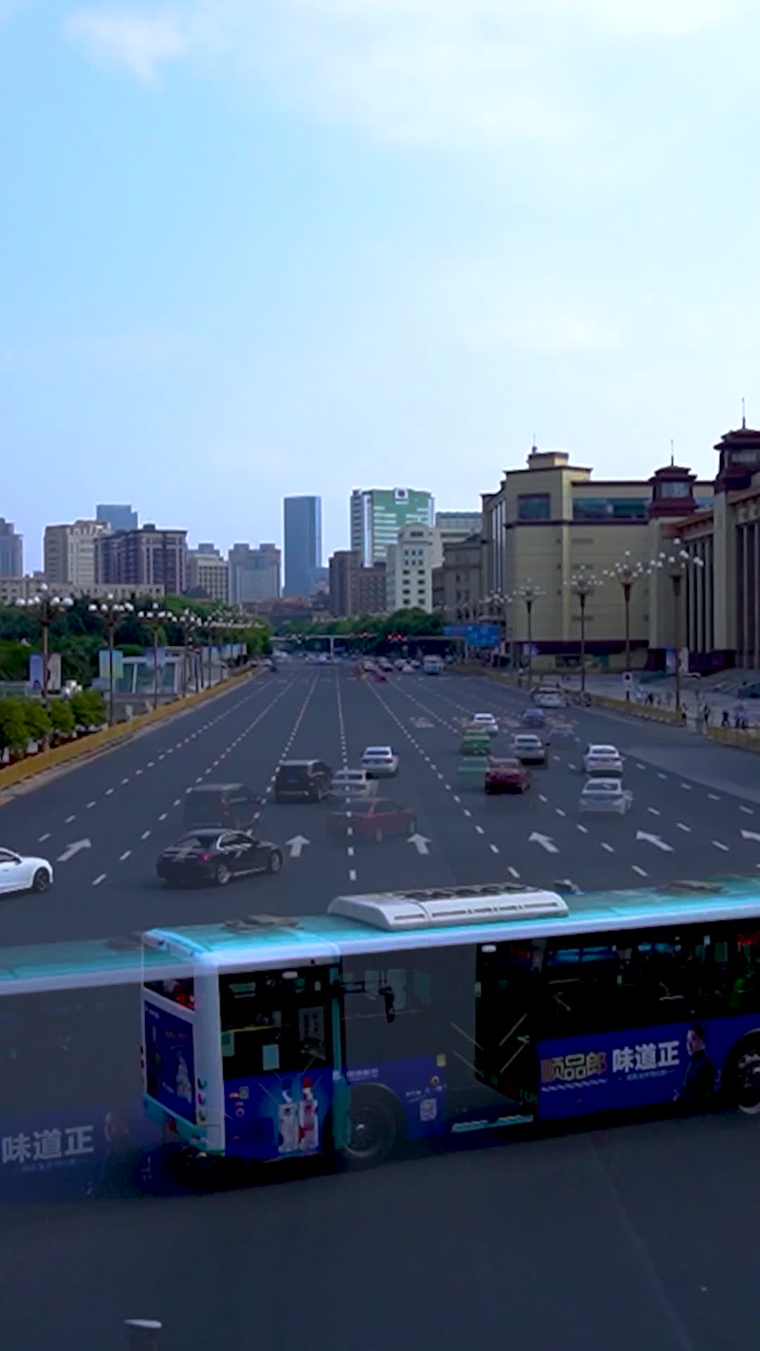 实拍南昌八一大道车流延时摄影视频的预览图